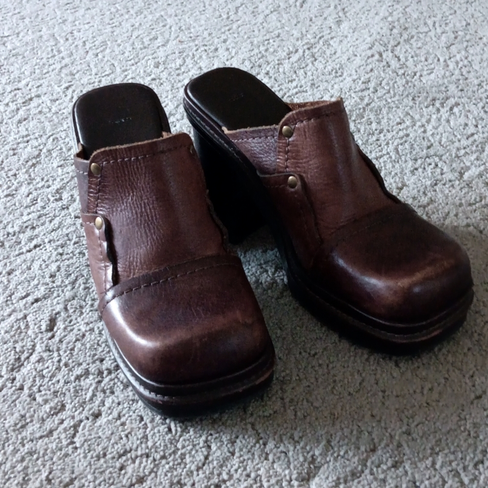 Vintage Y2K Chunky Platform Heeled Mules